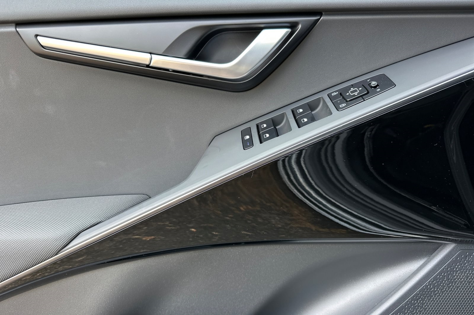 2025 Kia Niro EV Wind photo 7
