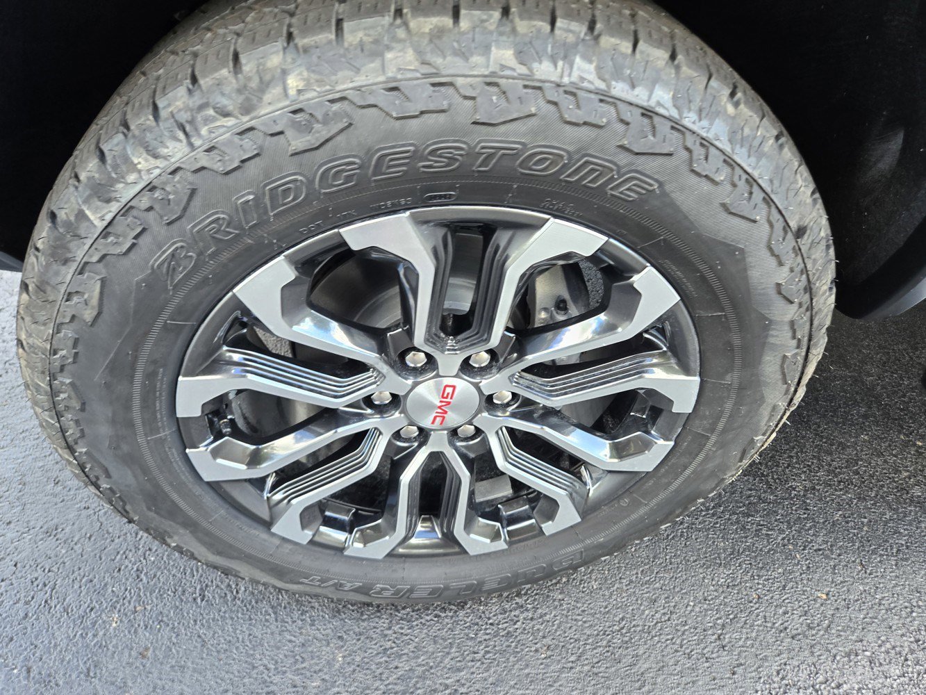 2026 Gmc Canyon Denali photo 29
