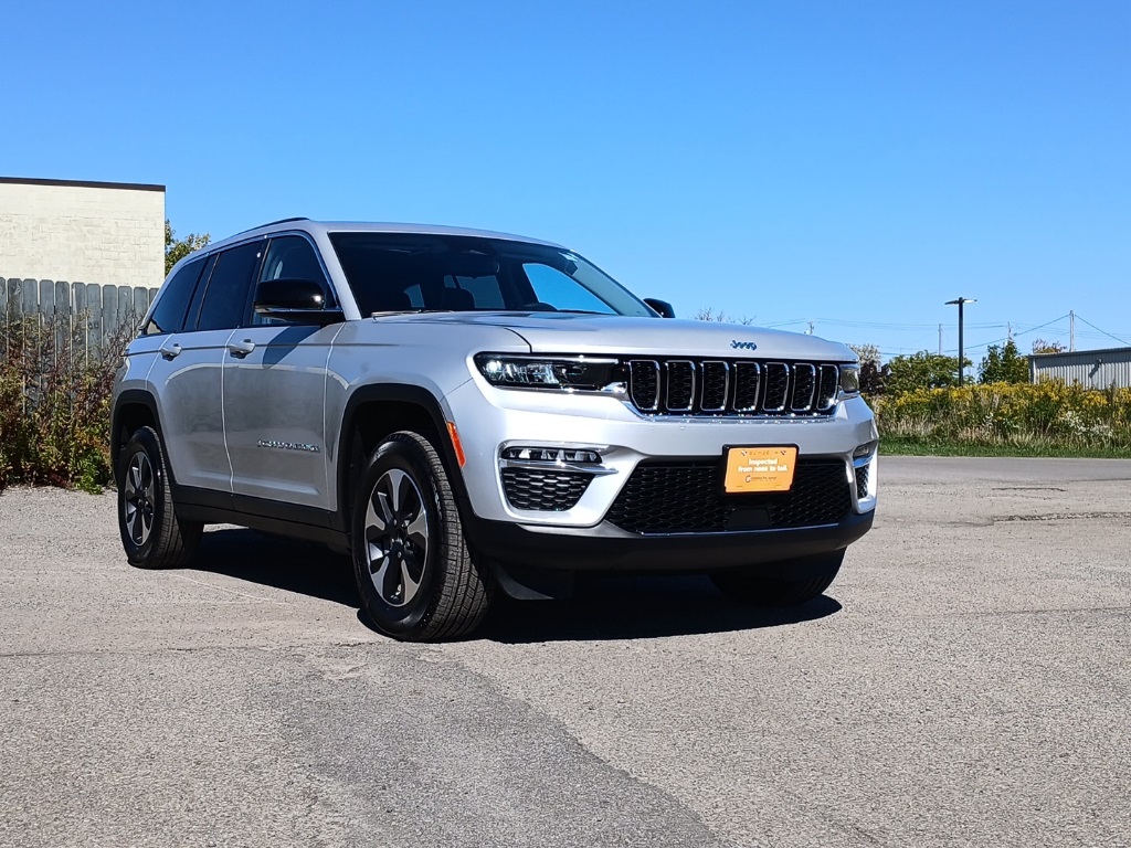 2023 Jeep Cherokee 4xe photo 2