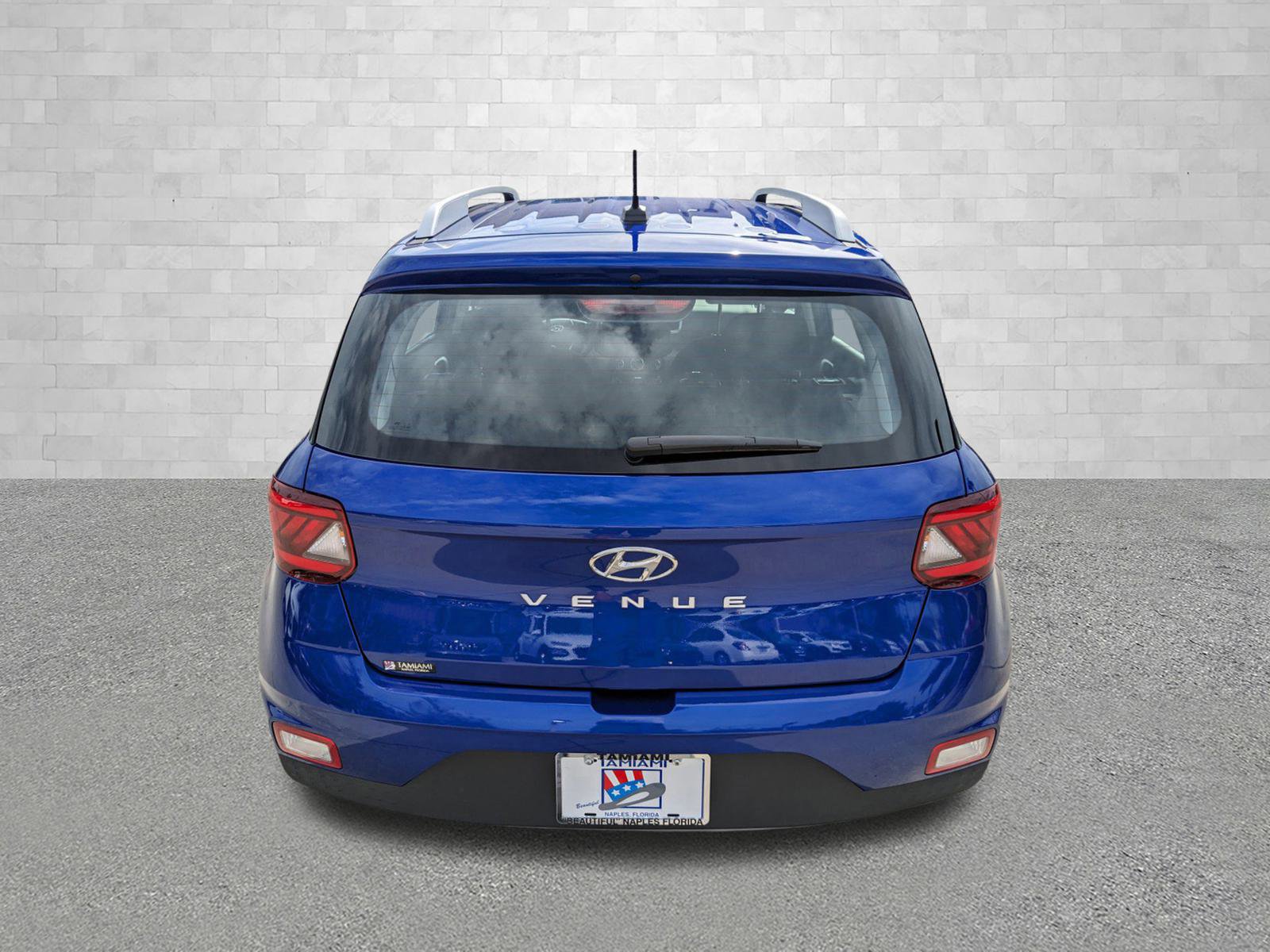 2025 Hyundai Venue SEL photo 3
