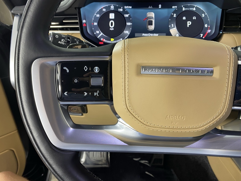 2024 Land Rover Range Rover SE photo 9