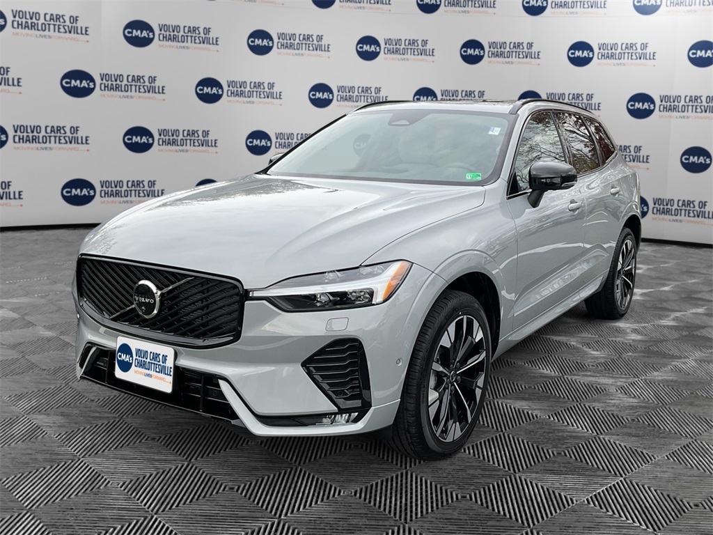 2026 Volvo XC60 Plus's photo