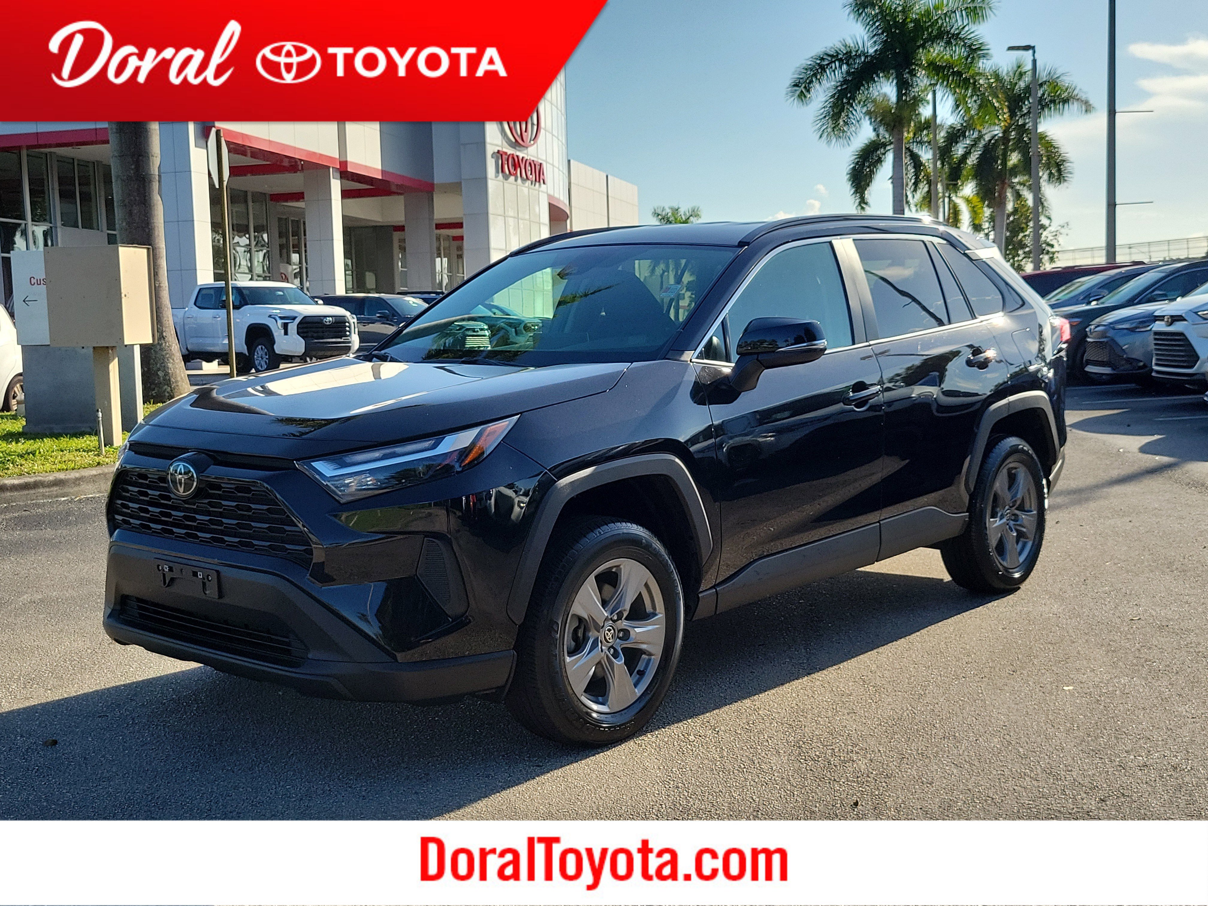 2024 Toyota RAV4 XLE's photo
