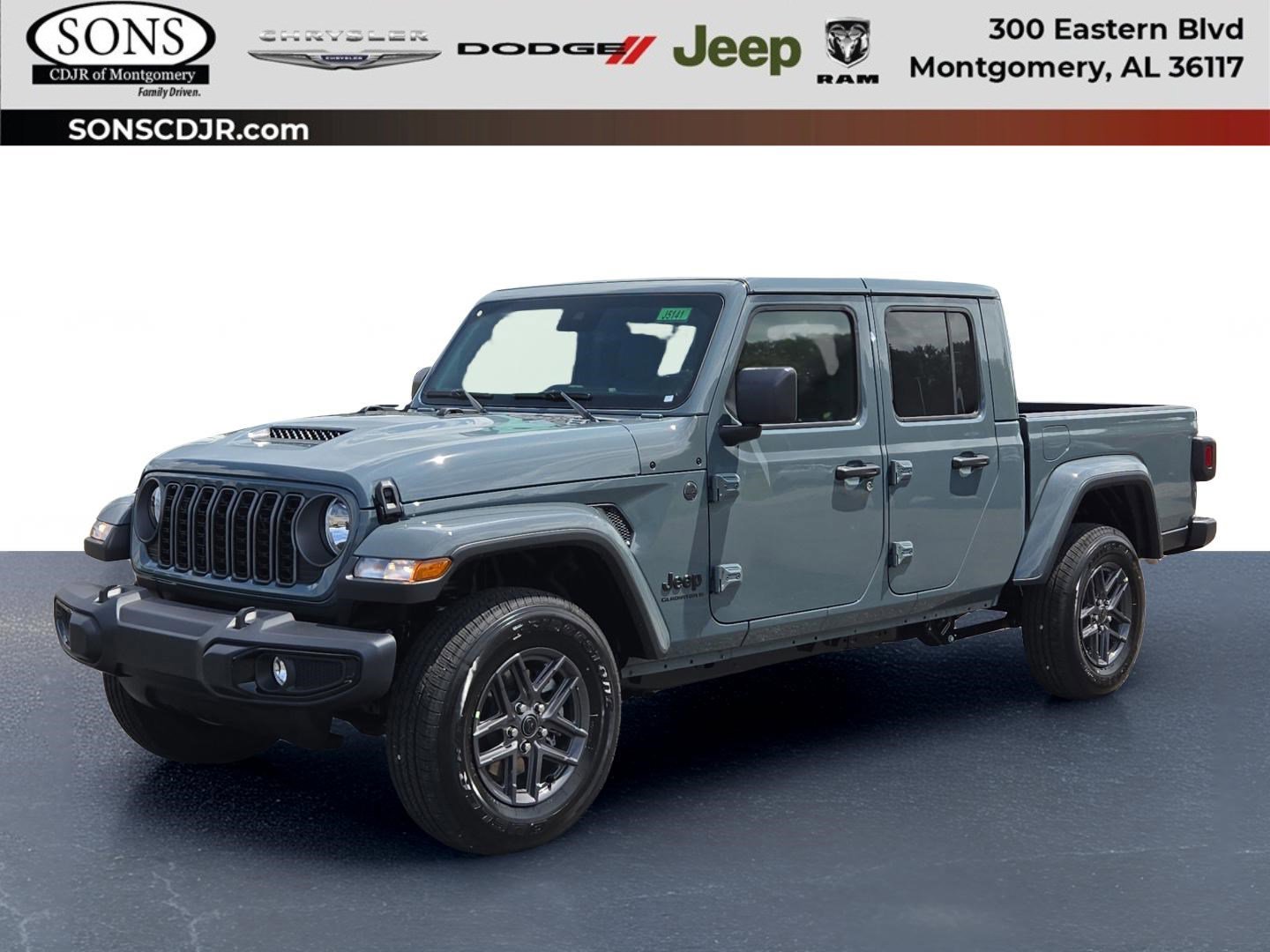 2025 Jeep Gladiator Sport S's photo