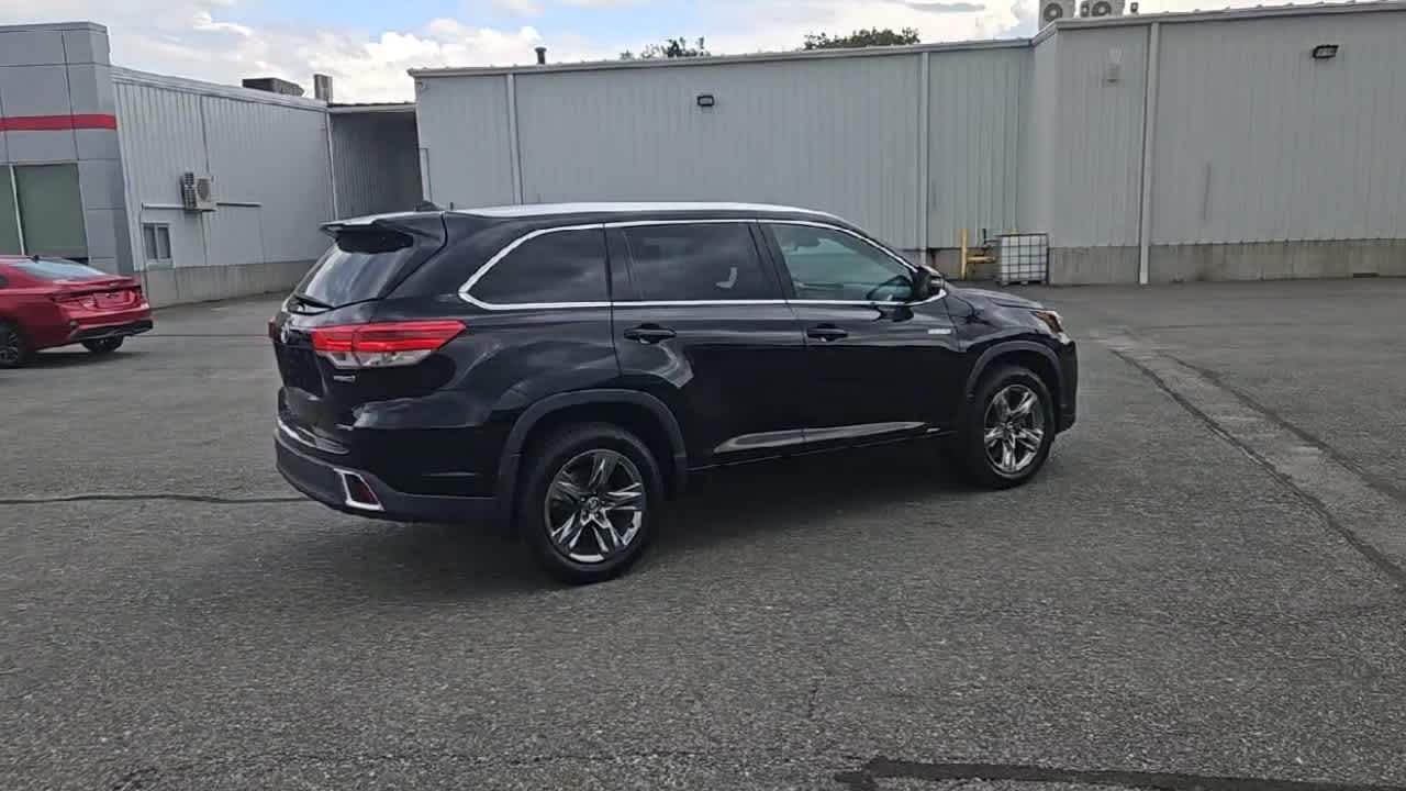 2019 Toyota Highlander Hybrid Limited Platinum photo 3