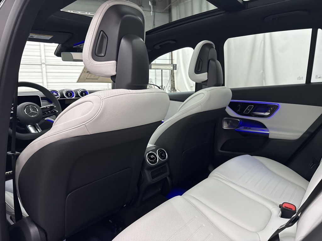 2026 Mercedes Benz GLC 300 photo 16