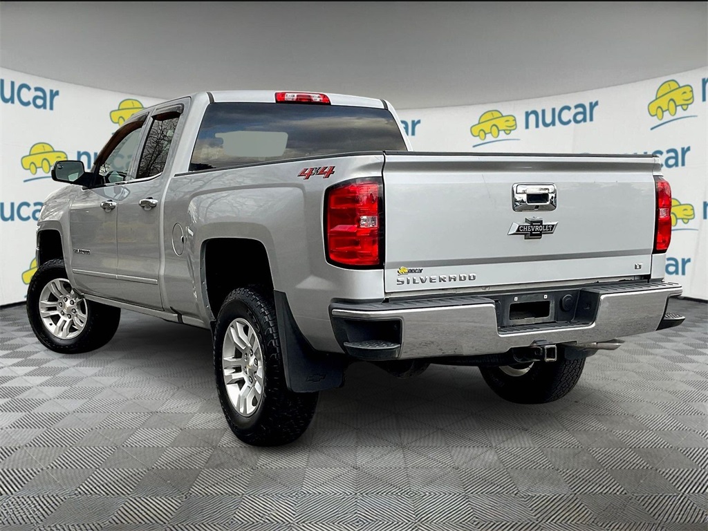 2018 Chevrolet Silverado 1500 LT photo 4