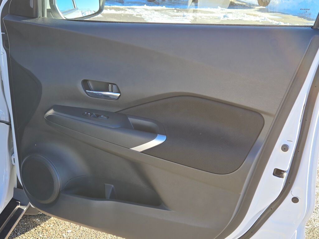 2022 Nissan Kicks SV photo 4