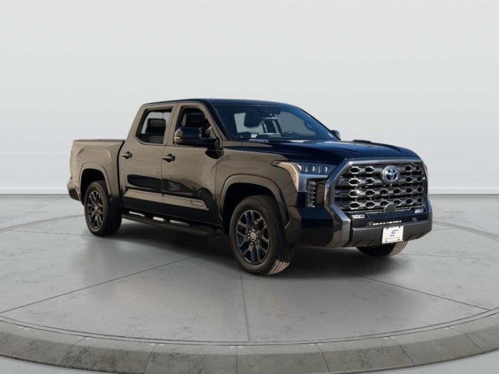 2022 Toyota Tundra Platinum's photo