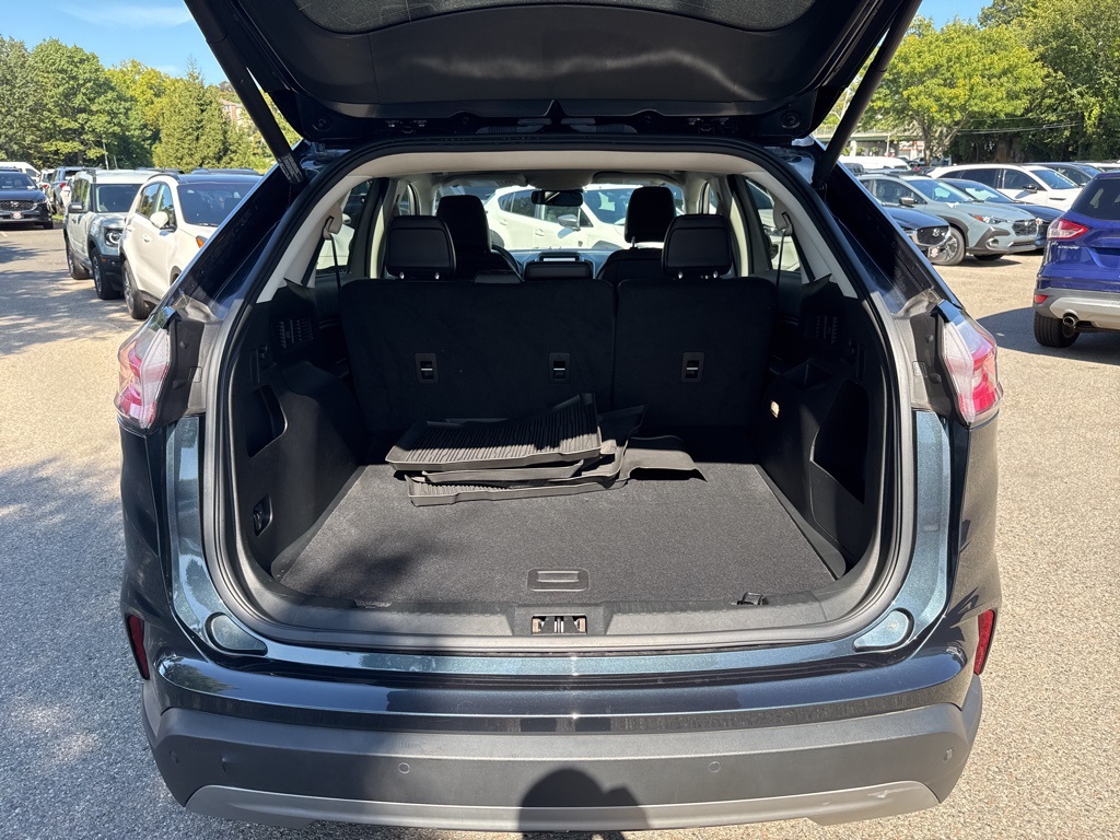 2022 Ford Edge SEL photo 24