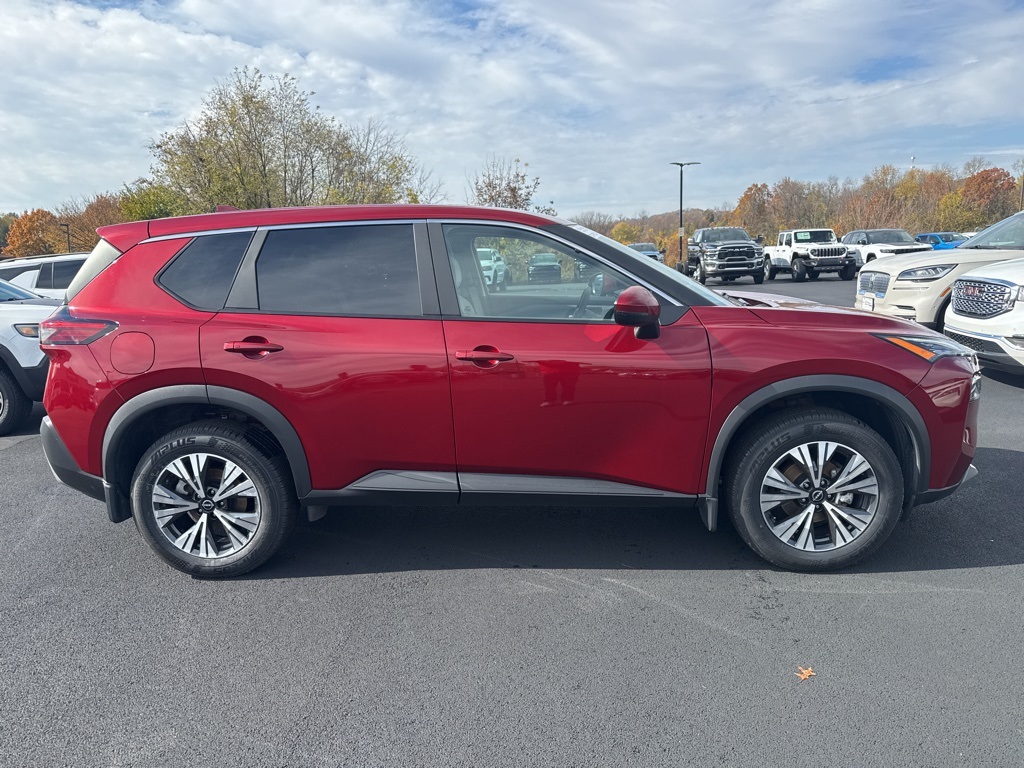 2023 Nissan Rogue SV photo 2