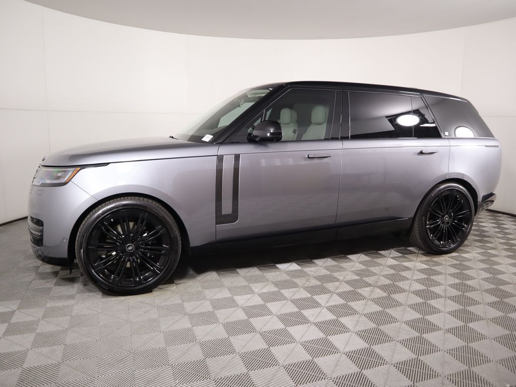 2025 Land Rover Range Rover SE photo 8