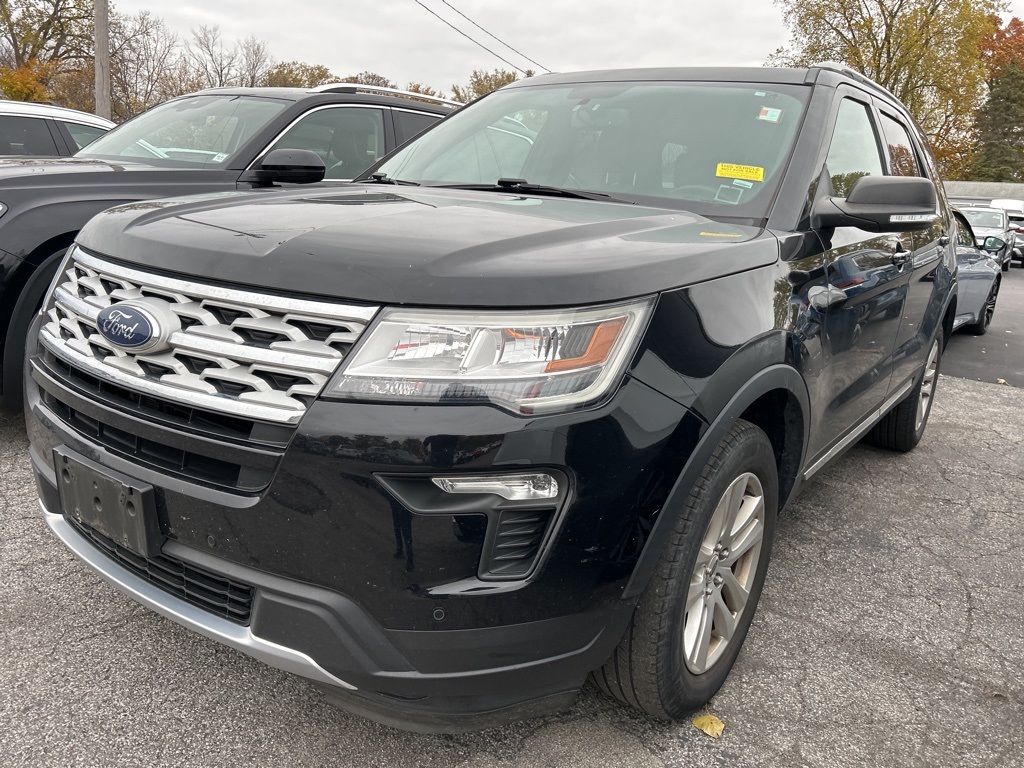 2019 Ford Explorer XLT photo 3