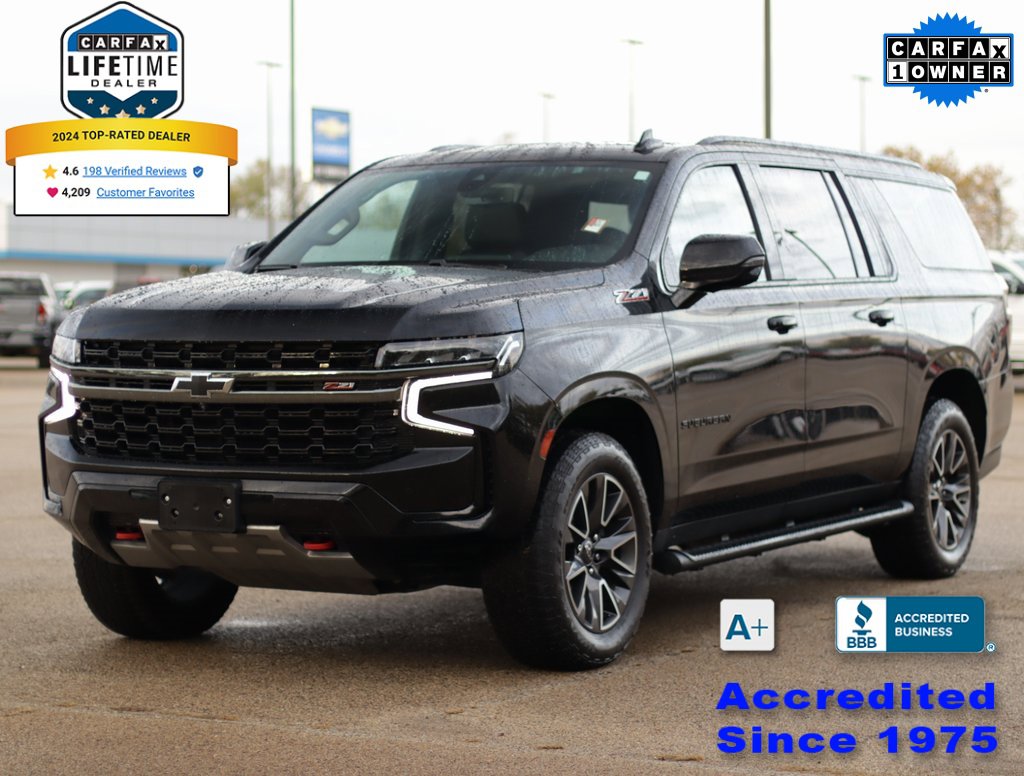 2022 Chevrolet Suburban Z71 photo 2