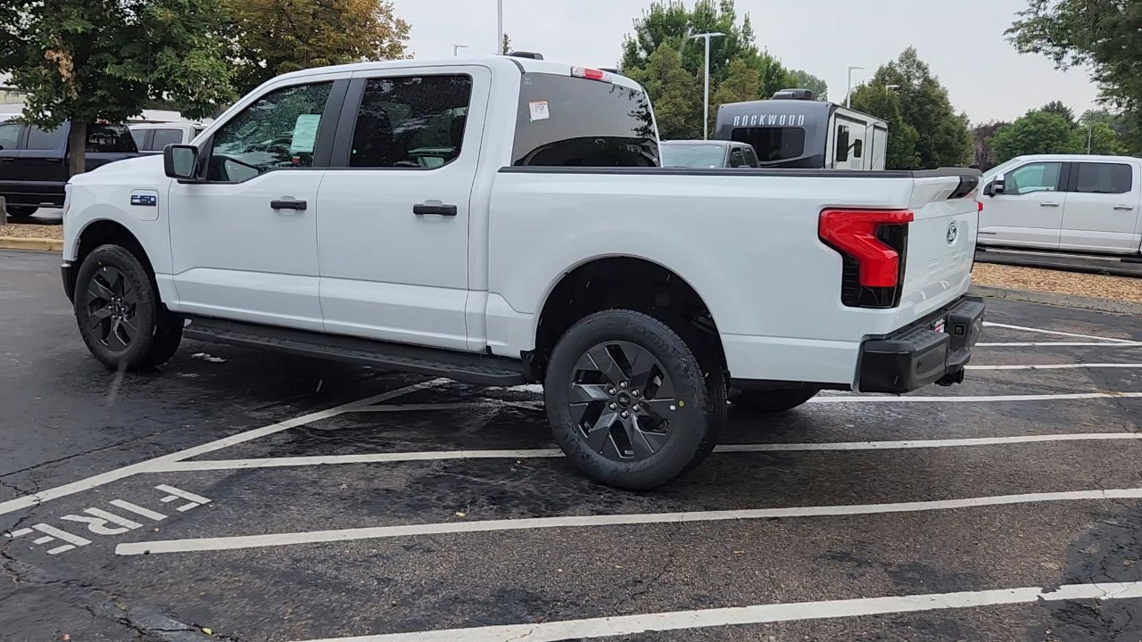 2025 Ford F-150 Lightning photo 5