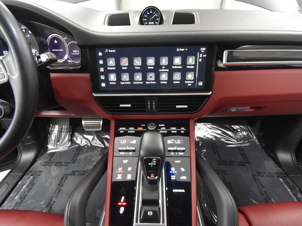 2022 Porsche Cayenne E-Hybrid Turbo S photo 26