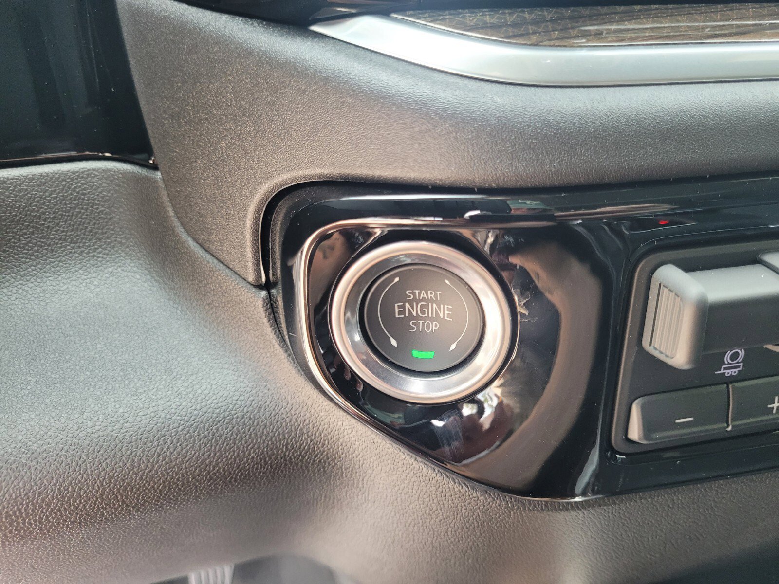 2025 Chevrolet Silverado 1500 RST photo 31