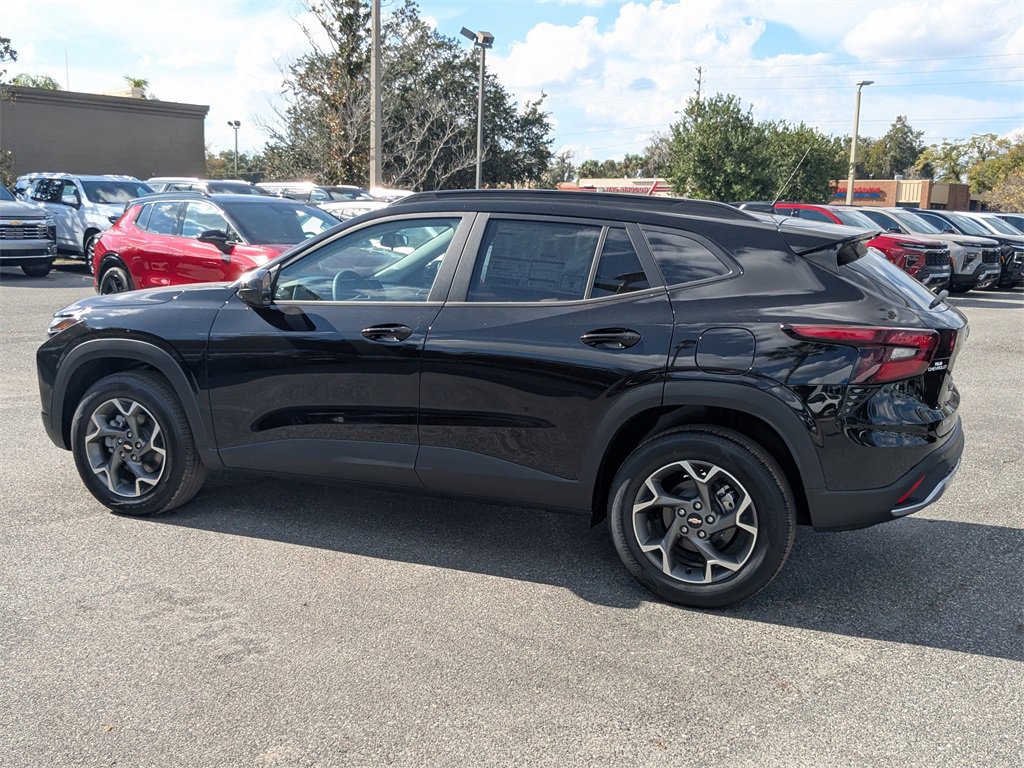 2026 Chevrolet Trax LT photo 4