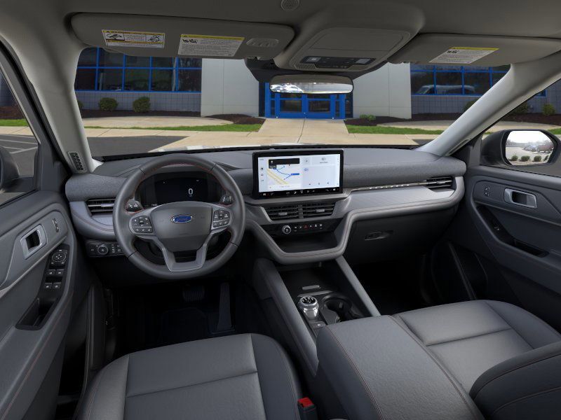 2025 Ford Explorer photo 6