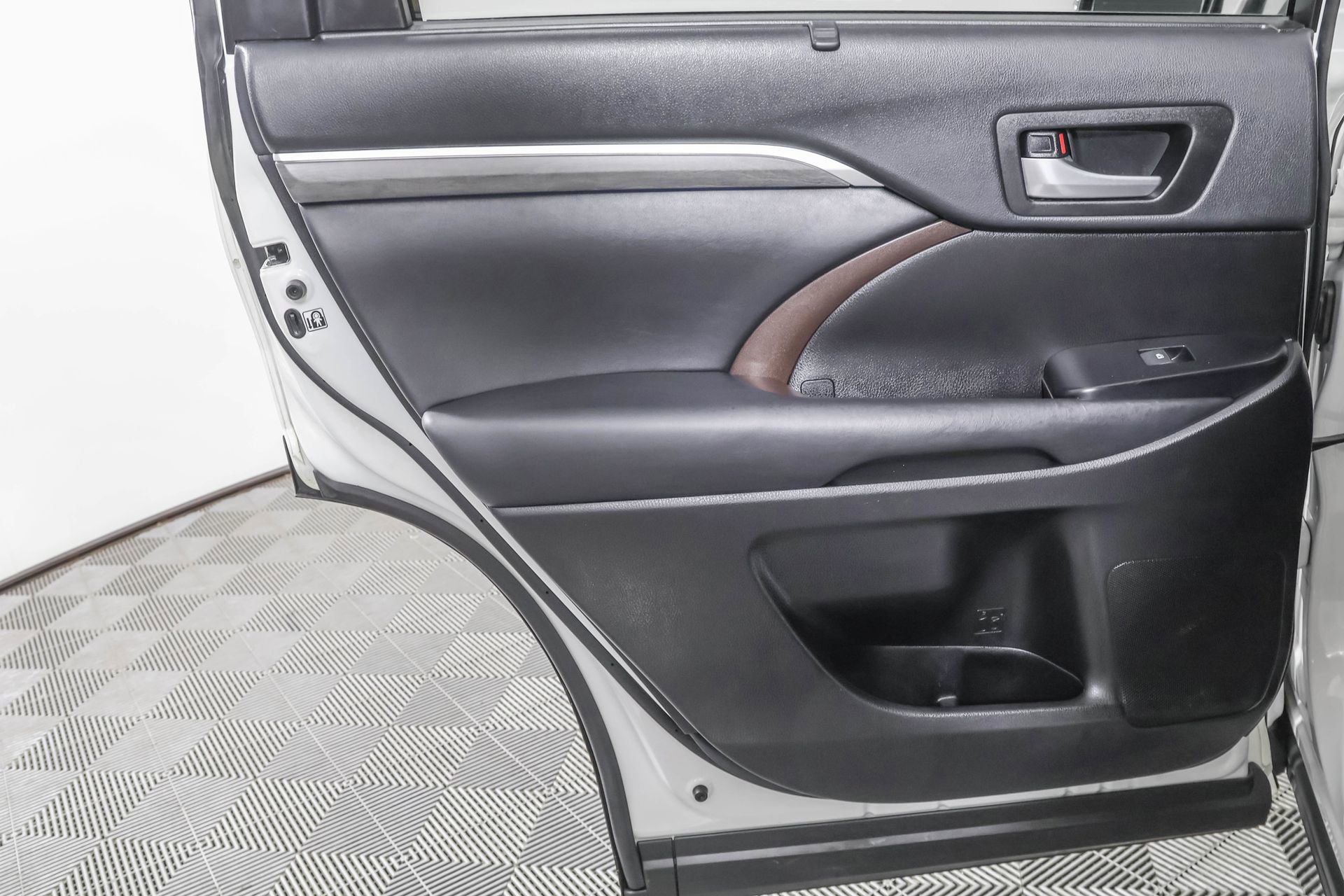 2019 Toyota Highlander Limited photo 30