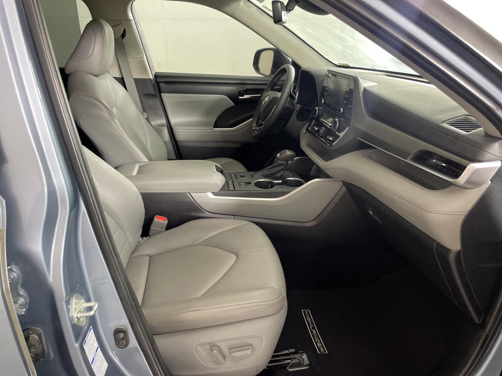 2021 Toyota Highlander XLE photo 44
