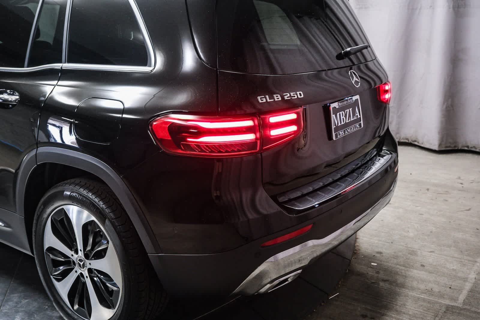 2025 Mercedes Benz GLB 250 photo 8