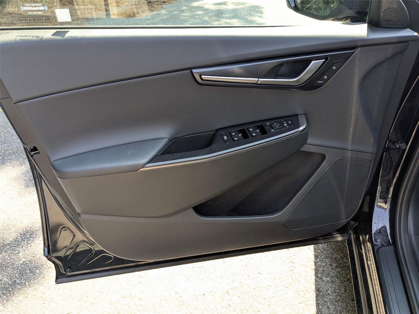 2025 Kia EV6 Wind photo 11