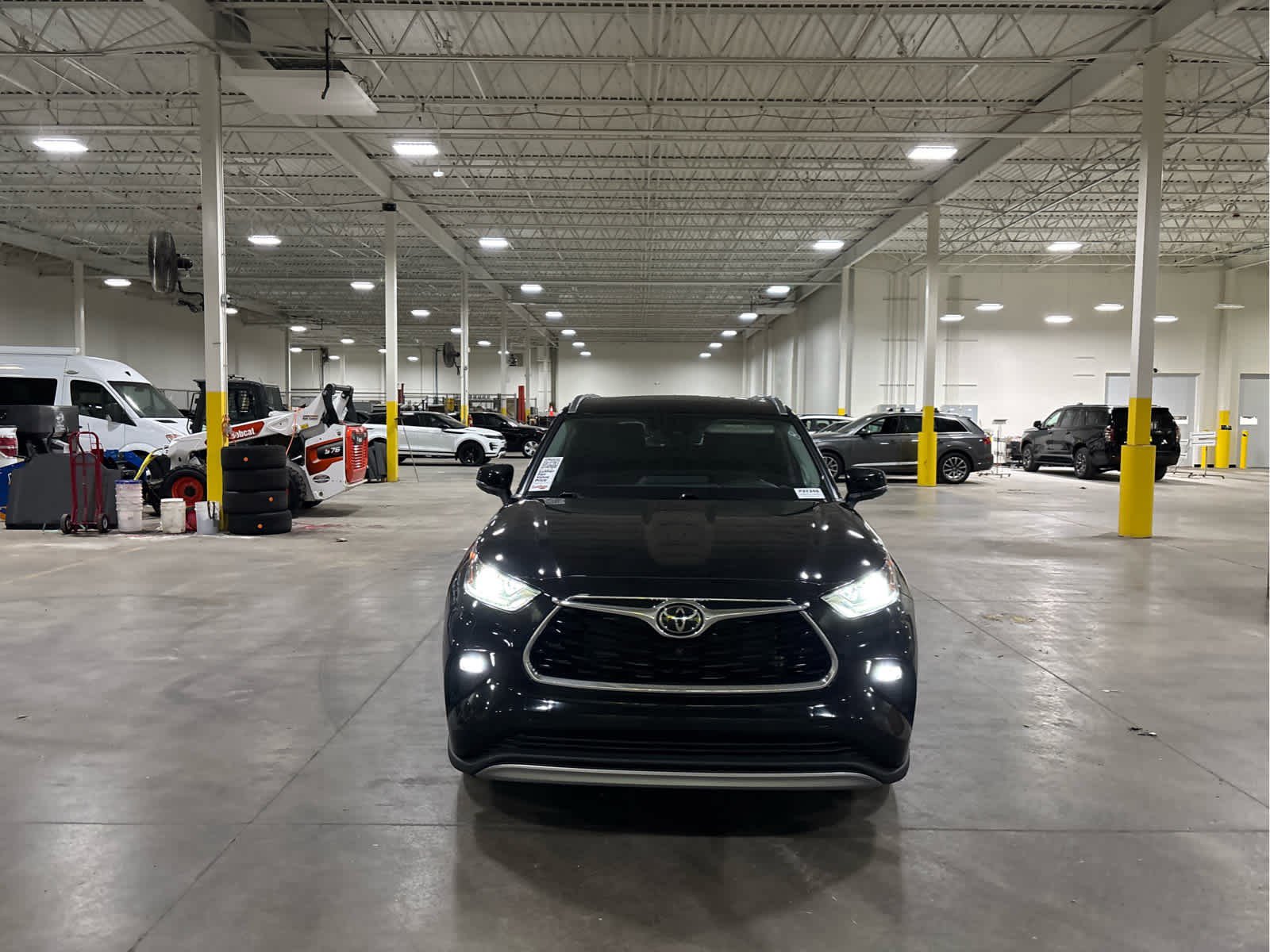 Used 2022 Toyota Highlander Platinum with VIN 5TDFZRBH3NS222480 for sale in Golden Valley, Minnesota