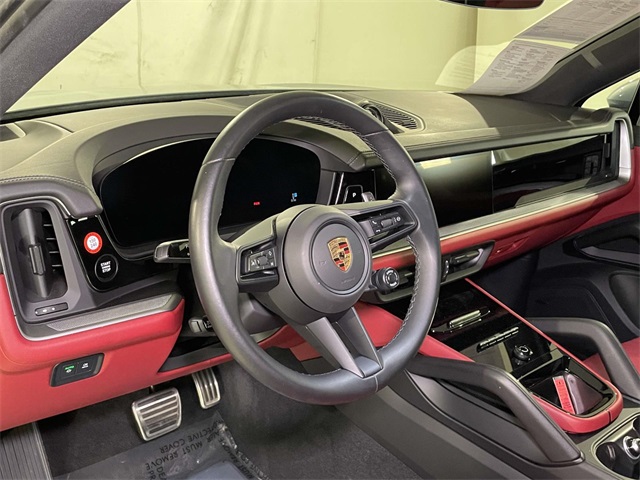 2024 Porsche Cayenne E-Hybrid Coupe S photo 3