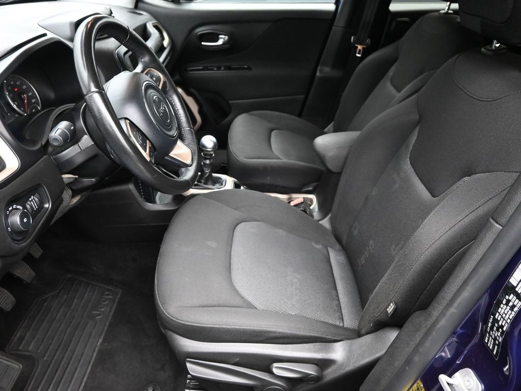 2016 Jeep Renegade Latitude photo 11