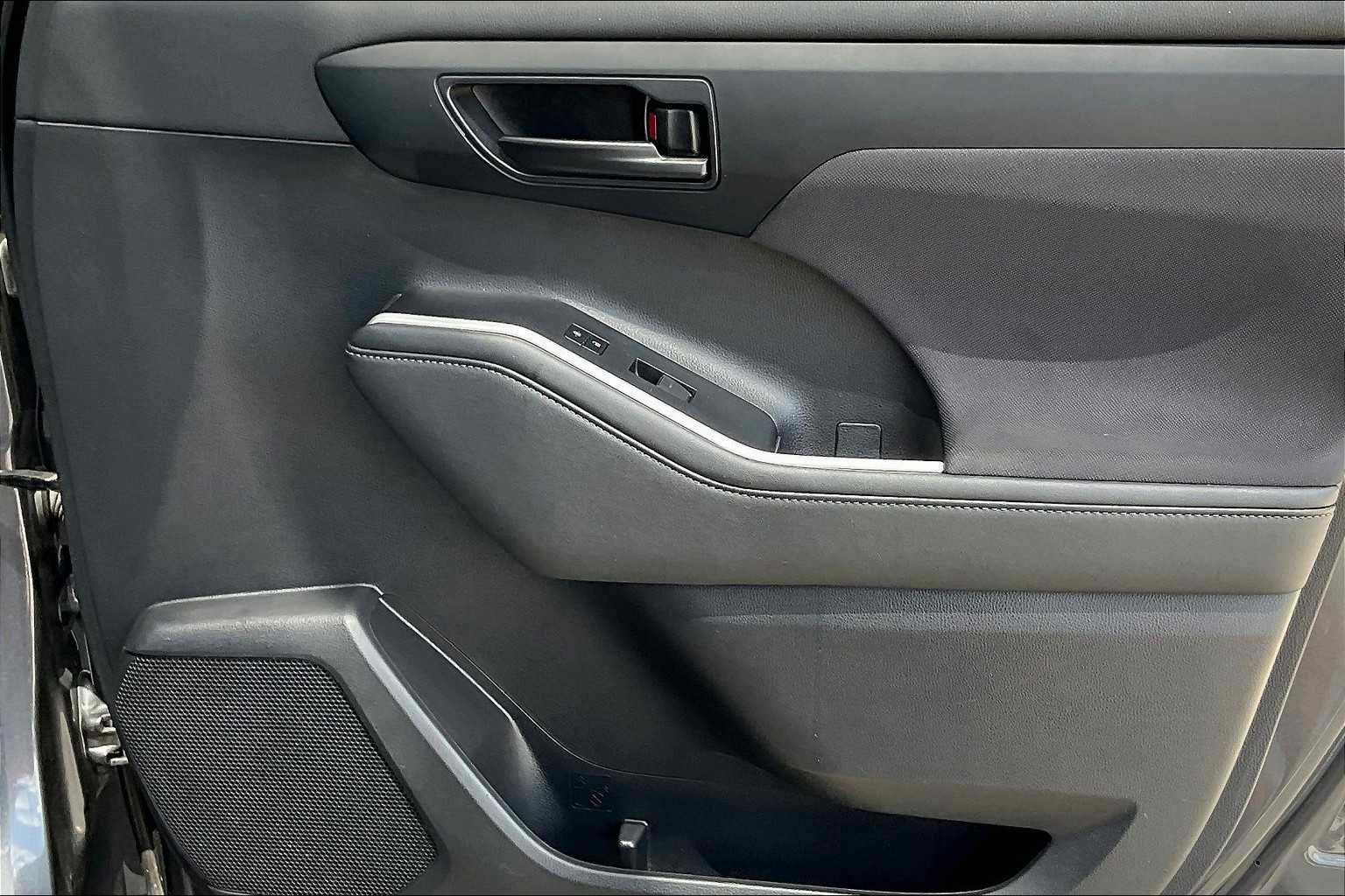 2023 Toyota Highlander L photo 61