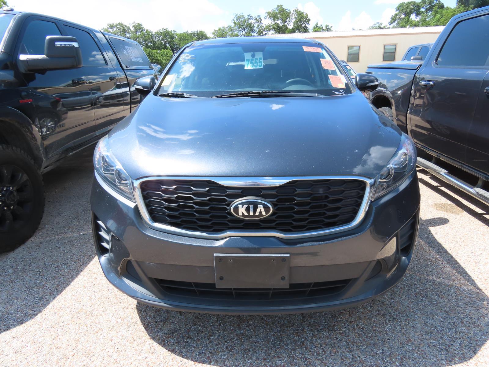 2020 Kia Sorento LX photo 2