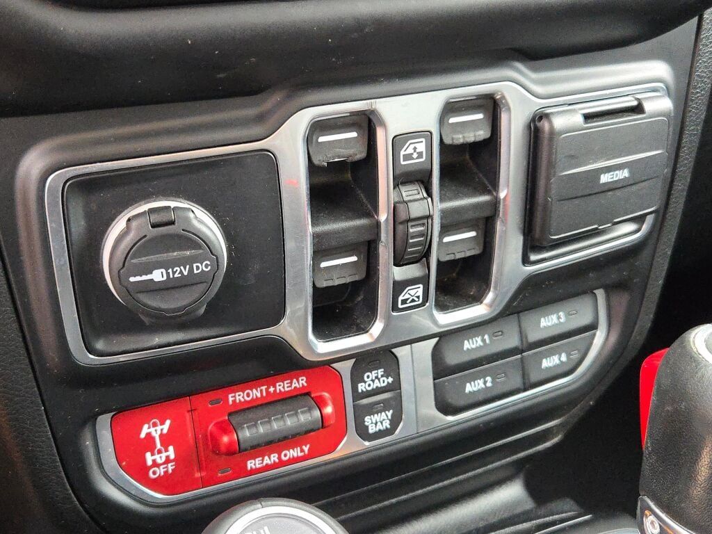 2020 Jeep Gladiator Rubicon photo 26