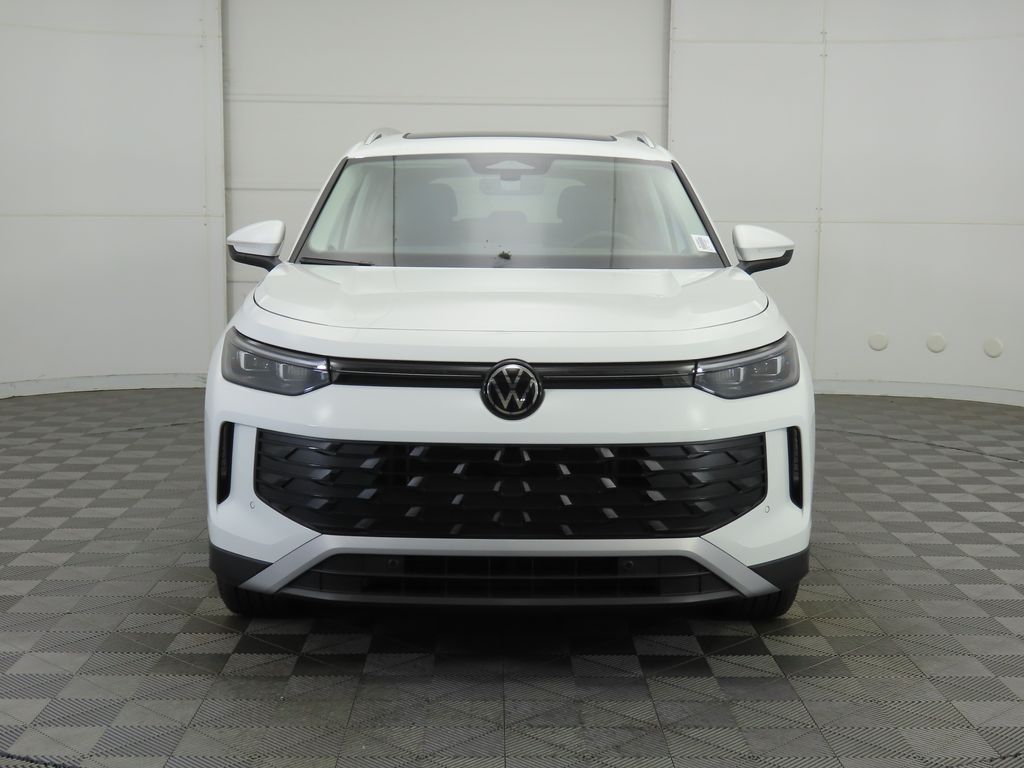 2025 Volkswagen Tiguan SE photo 3