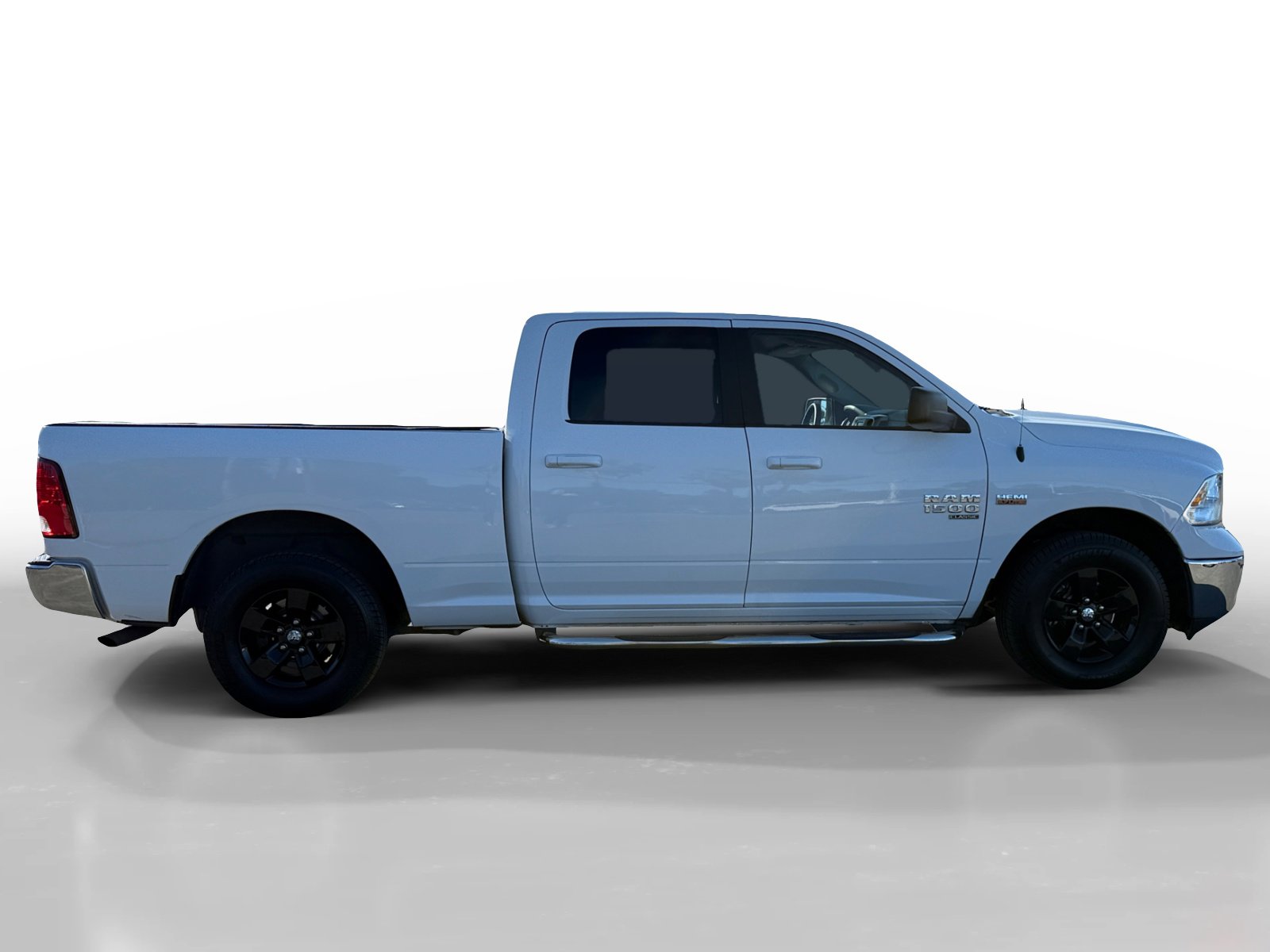 2019 Ram 1500 SLT photo 6