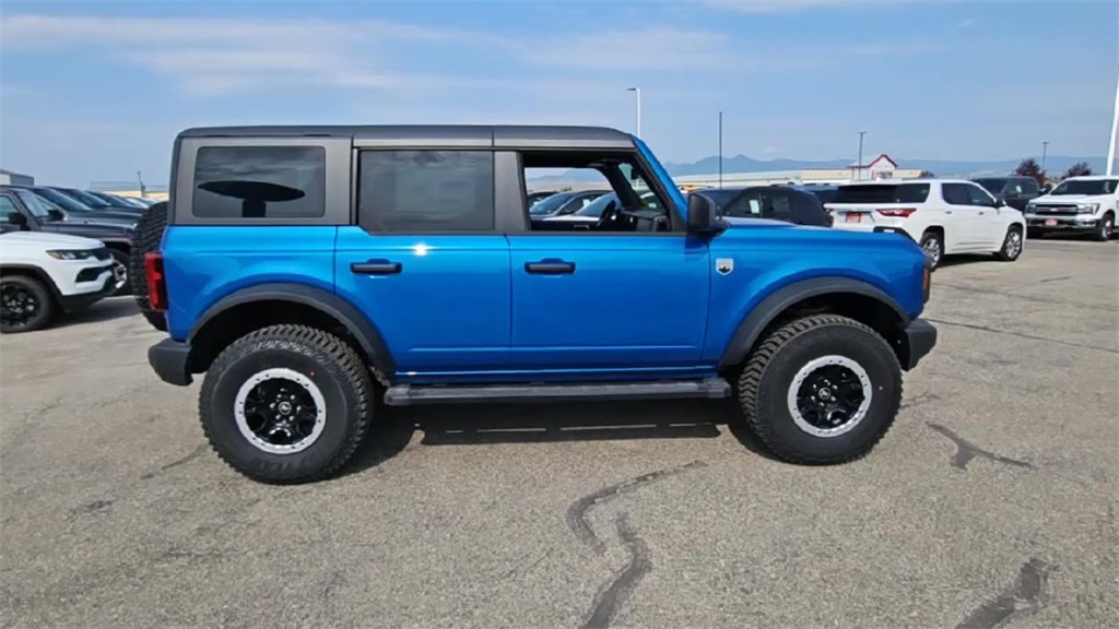 2024 Ford Bronco Big Bend photo 9