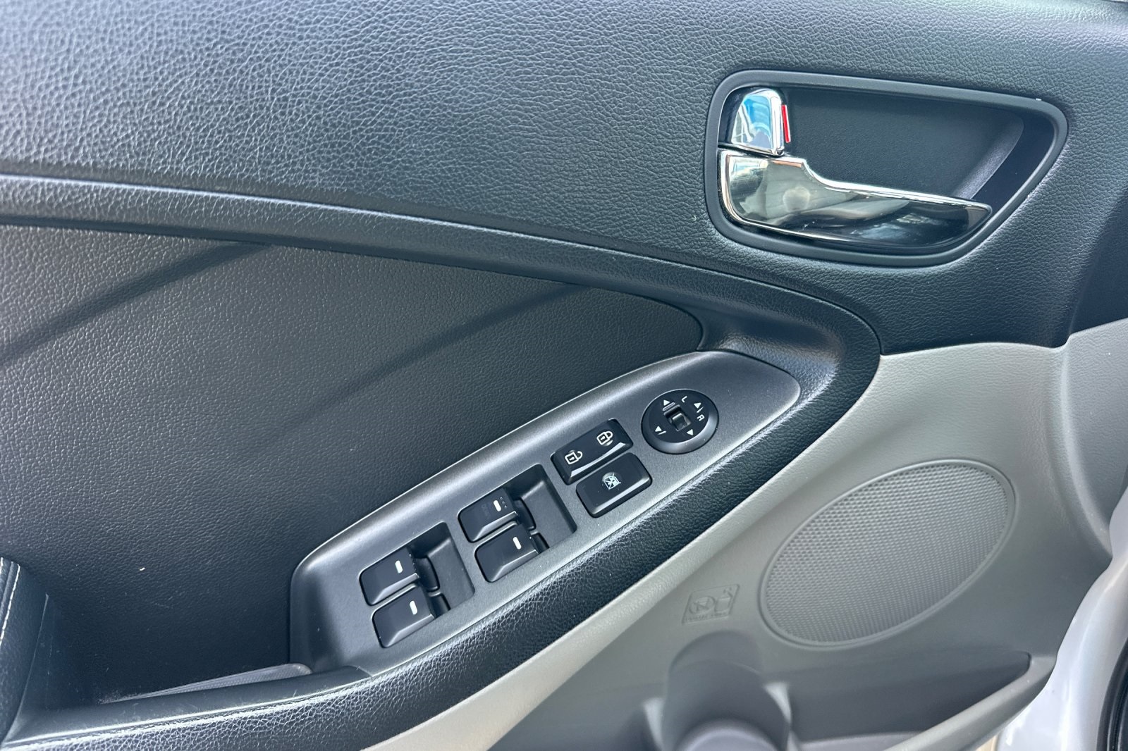 2015 Kia Forte LX photo 11