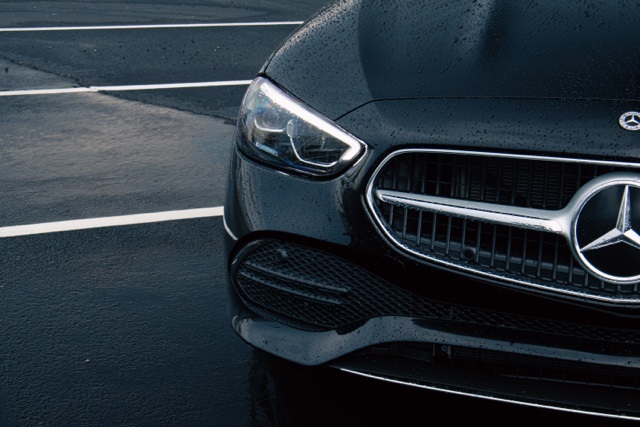 2025 Mercedes Benz C 300 photo 4