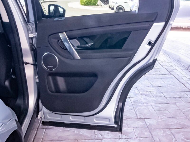 2025 Land Rover Discovery Sport S photo 46