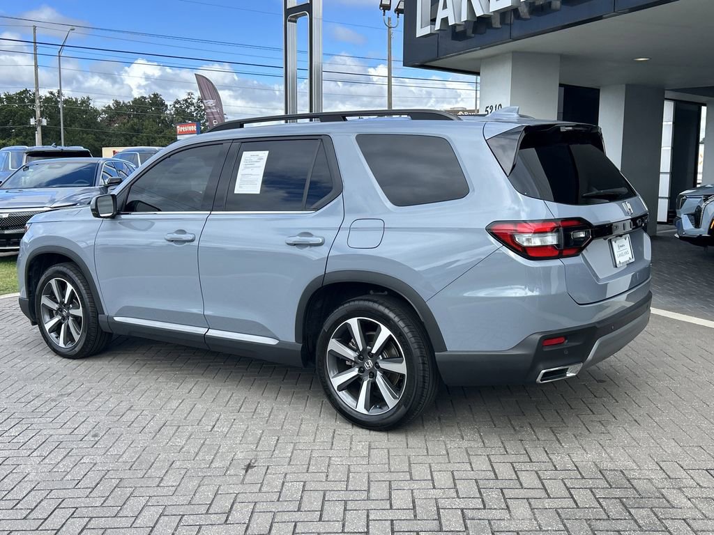 2023 Honda Pilot Touring photo 2