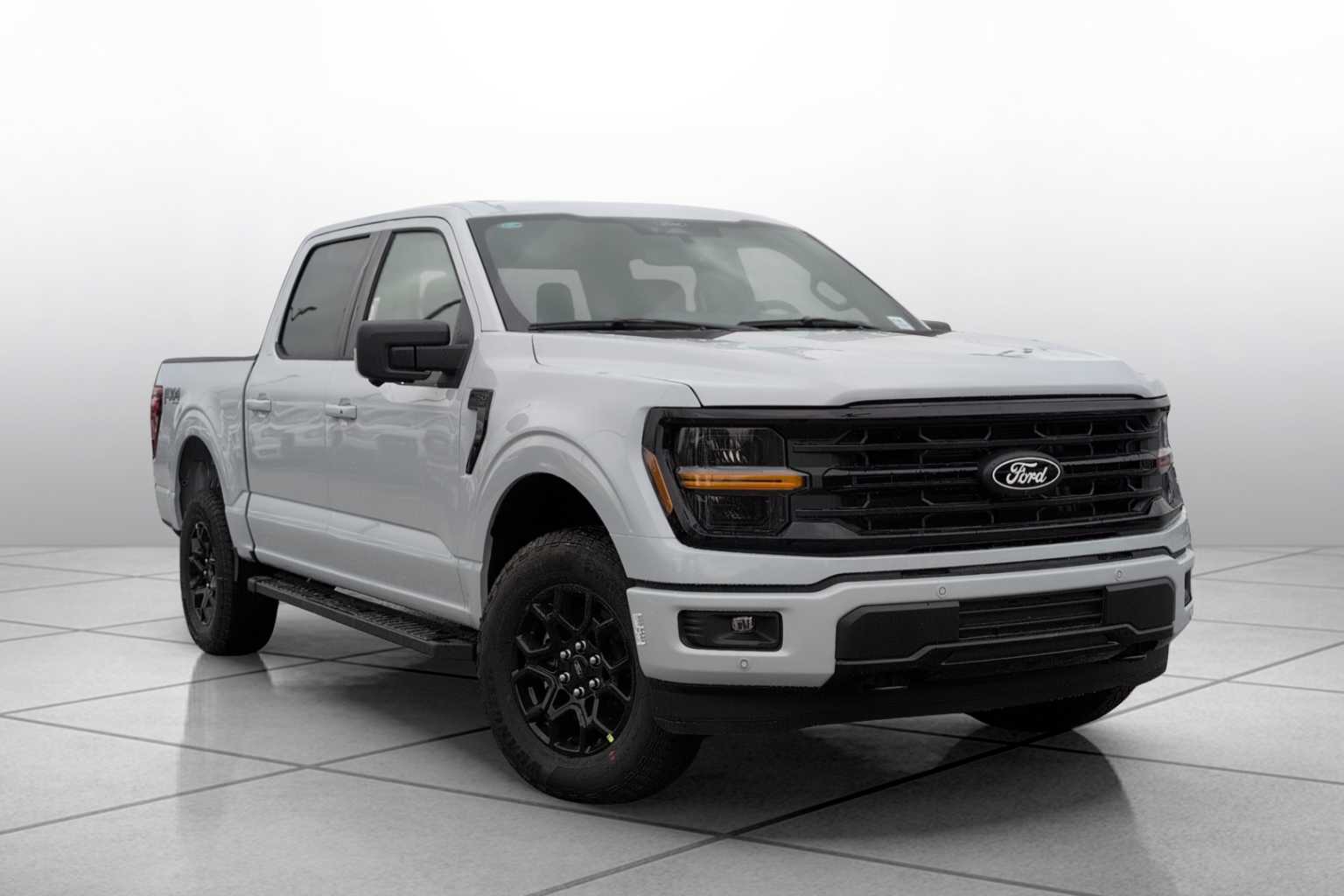 2025 Ford F-150 XLT photo 2