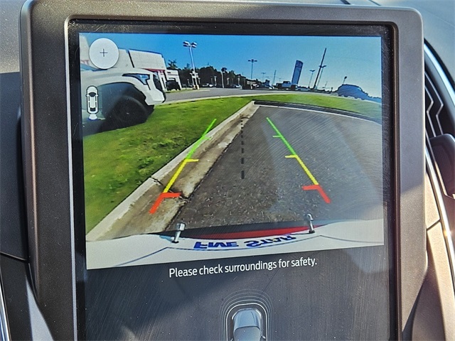 2021 Ford Edge Titanium photo 24