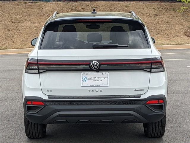 2025 Volkswagen Taos SE photo 4