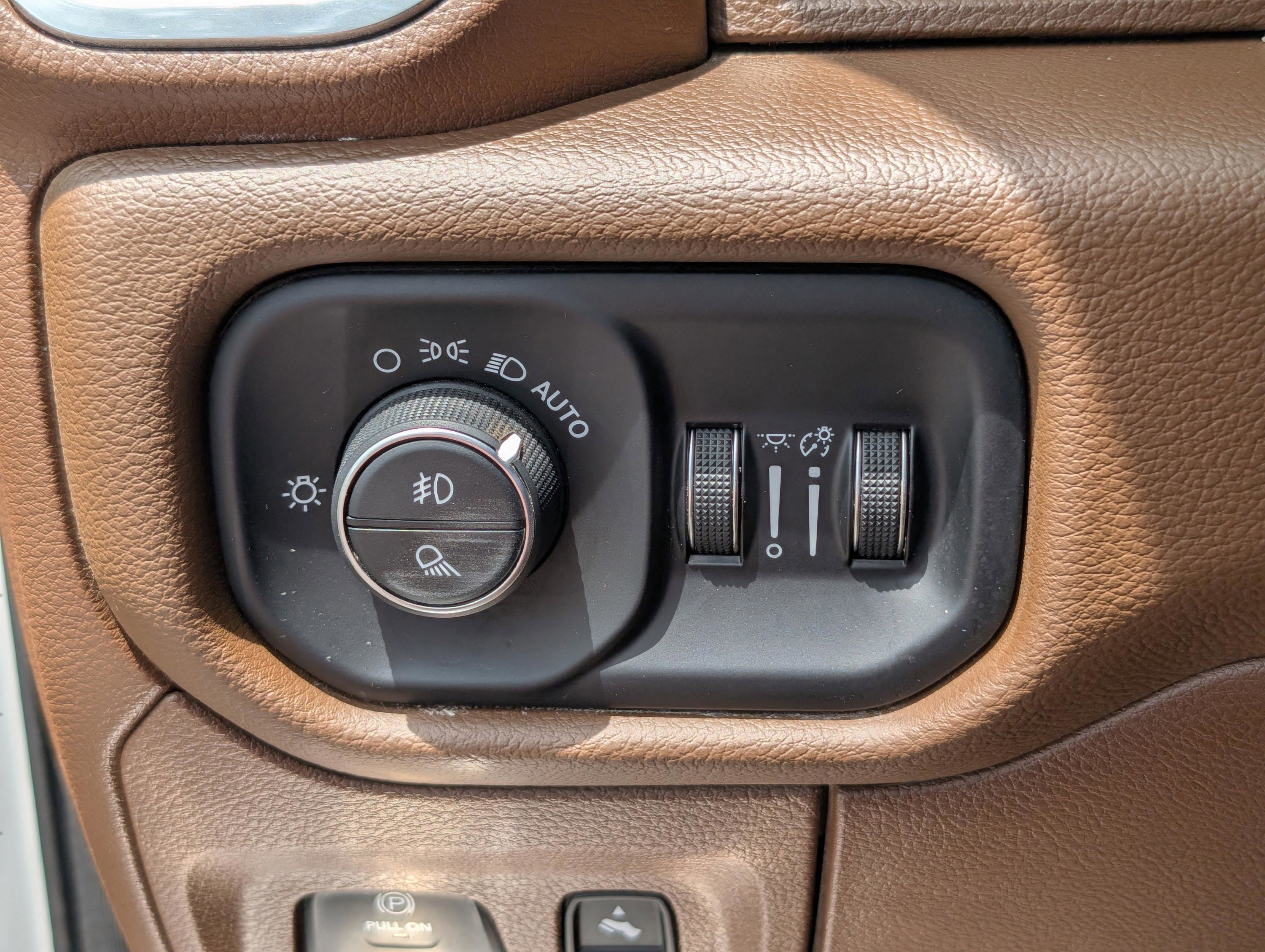 2020 Ram 1500 Laramie photo 12