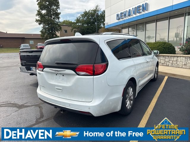 2019 Chrysler Pacifica Touring L photo 4