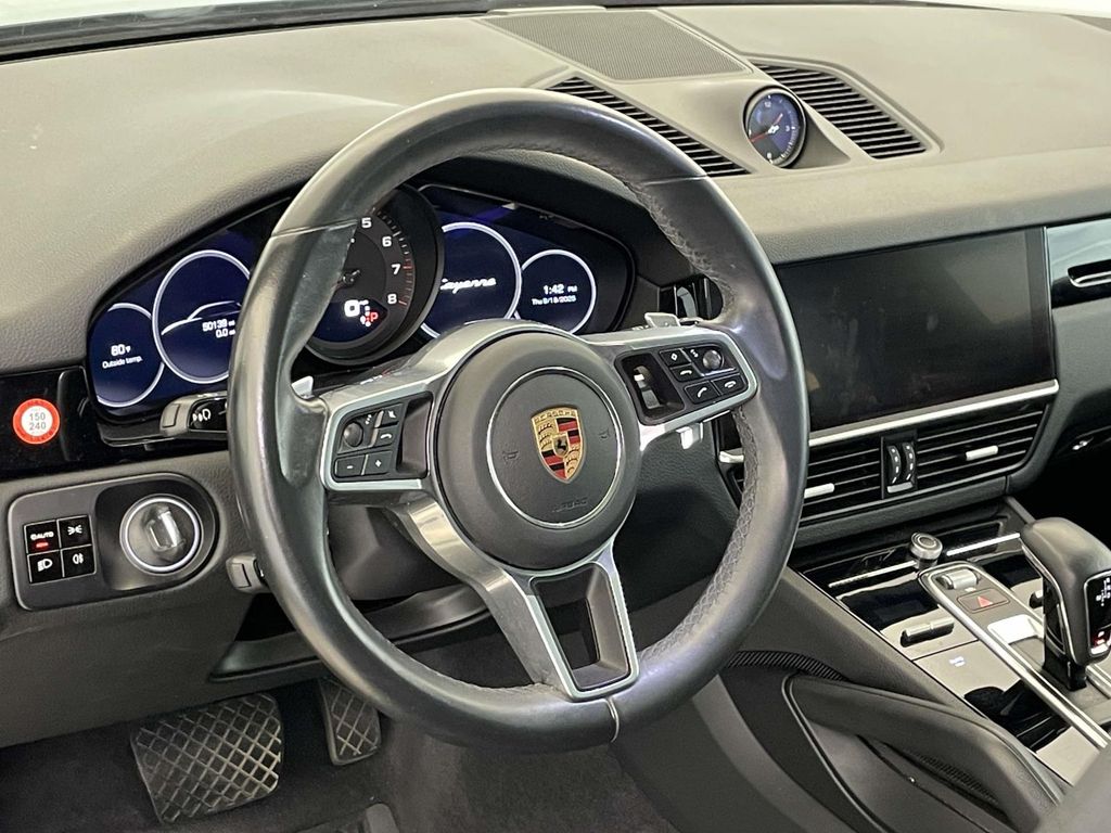 2020 Porsche Cayenne Base photo 2
