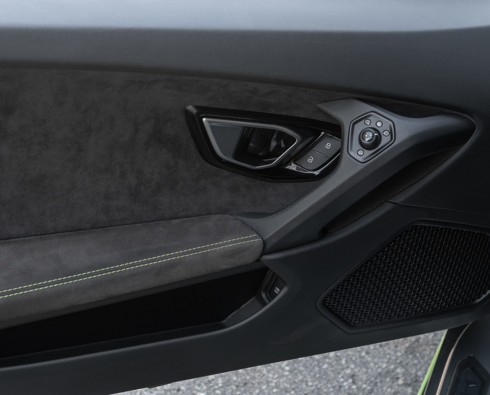 2016 Lamborghini Huracan LP 610-4 Spyder photo 38