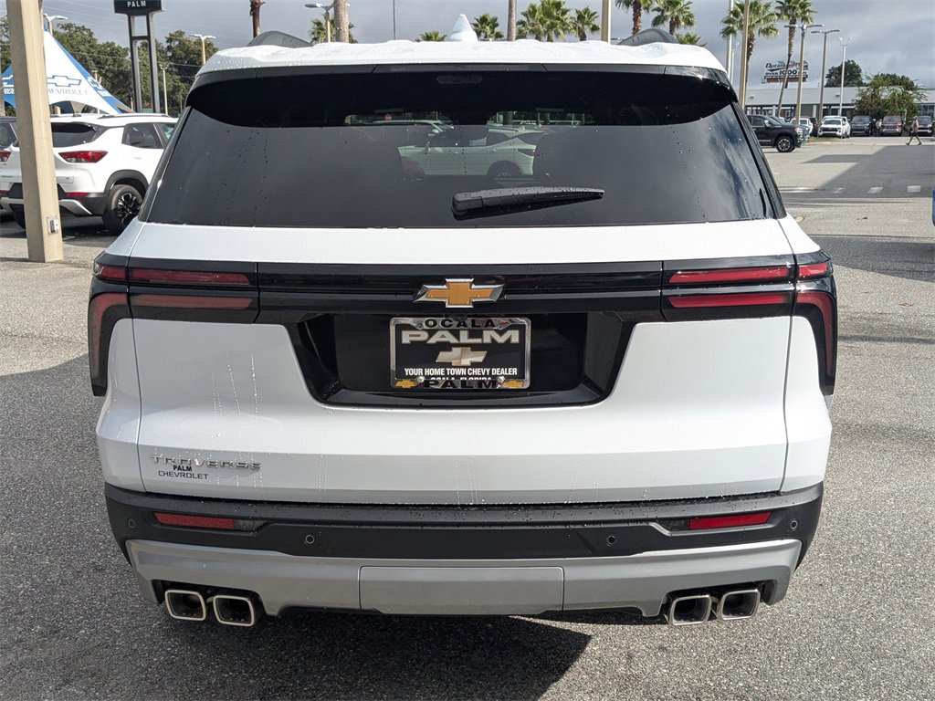 2026 Chevrolet Traverse photo 2