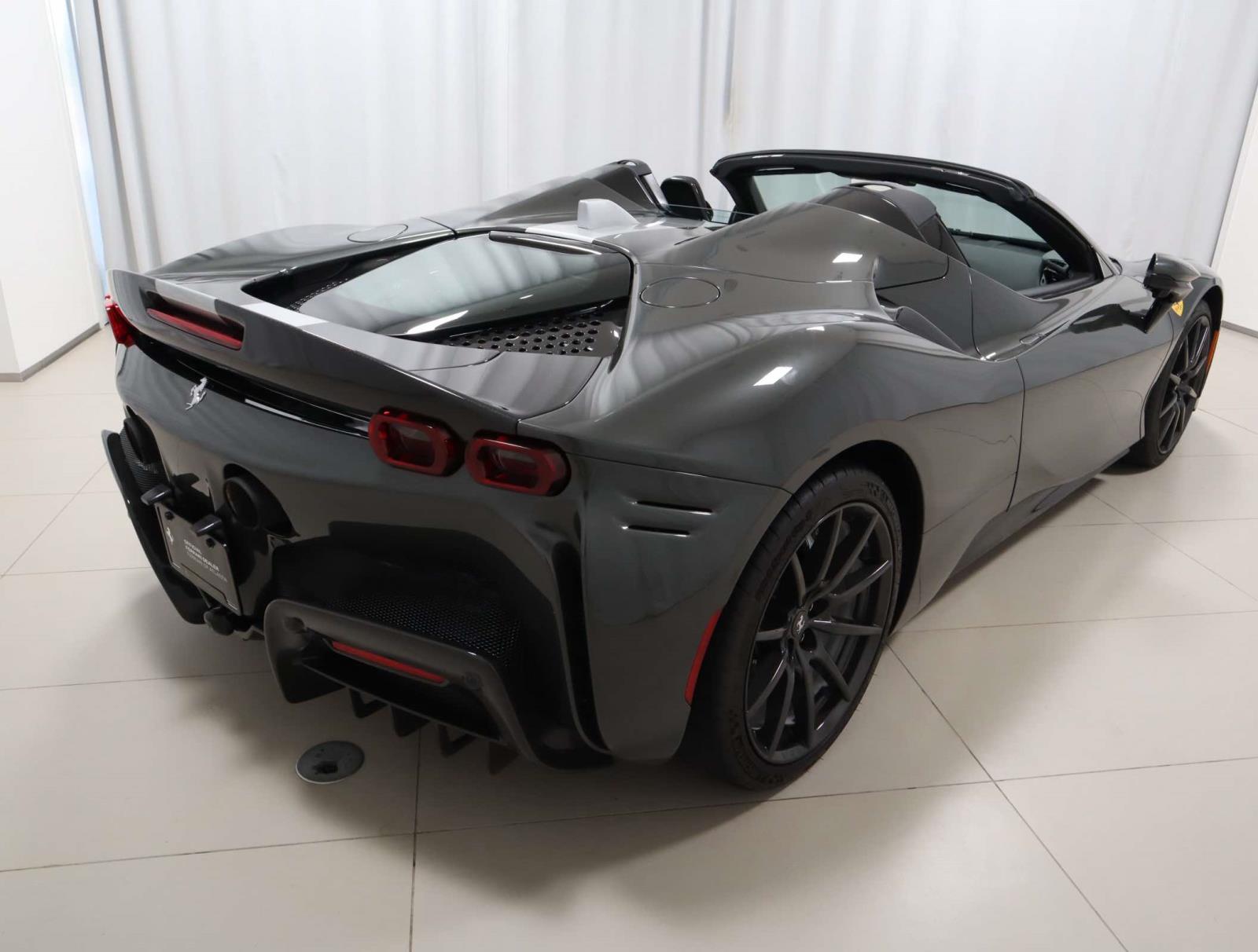 2022 Ferrari SF90 Spider photo 8