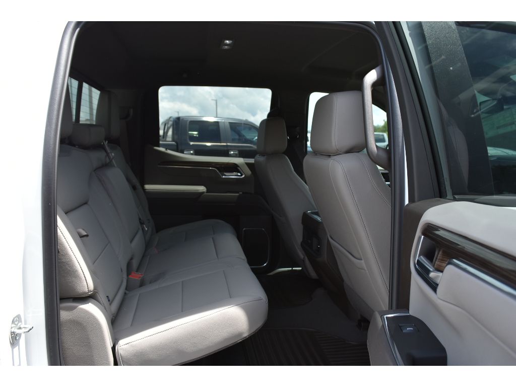 2025 Chevrolet Silverado 1500 RST photo 13